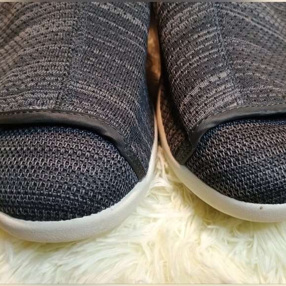 Youyun Diabetic Black and White Slip-On Sneakers/X - Wide Velcro Shoe/Unisex - Picture 7 of 13